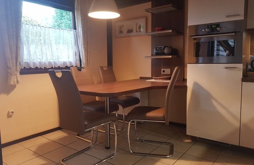 Fedderwardersiel House | Vacation home bungalow, one floor, fenced garden, dog allowed, 2 parking spaces