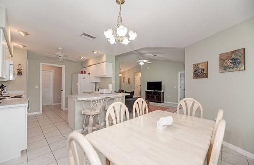 Venice Gardens House | Vacation home by Shasta Rd