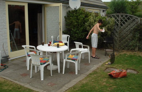 Wemeldinge House | Vacation home by the sea, with Sat.-TV, telephone, WLan, large balcony. Terrace and barbecue, 4 bicycles
