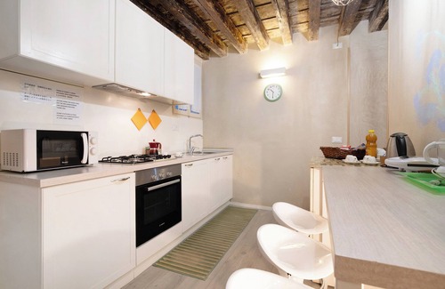 Castello House | Vacation Home "Ca' Lirica" with Wi-Fi & A/C