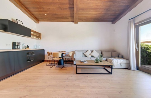 Telde House | Vacation Home 'Cala - Finca La Suerte Grande' with Mountain View, Private Terrace and Wi-Fi