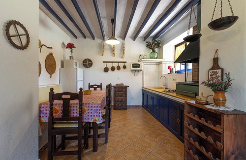 Alora House | Vacation Home Casa Altavista with Pool, Wi-Fi, Air conditioning, Terrace & Garden