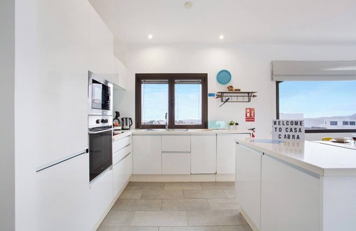 Villaverde House | Vacation Home 'Casa Cabra' with Sea View, Private Pool and Wi-Fi