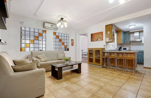 Geafond House | Vacation Home "Casa Carlos" with Shared Pool & Wi-Fi