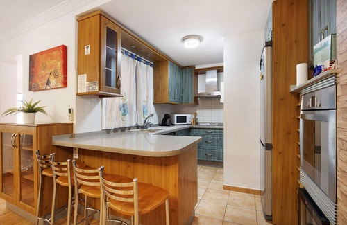 Geafond House | Vacation Home "Casa Carlos" with Shared Pool & Wi-Fi