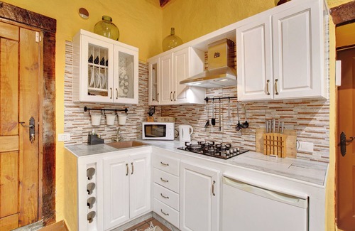Arico House | Vacation Home "Casa Candelaria" with Views of El Teide, Private Pool & Wi-Fi