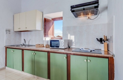 La Oliva House | Vacation Home 'Casa Del Cuartel Ii' with Private Terrace, Shared Garden and Wi-Fi