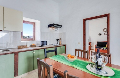 La Oliva House | Vacation Home 'Casa Del Cuartel Ii' with Private Terrace, Shared Garden and Wi-Fi