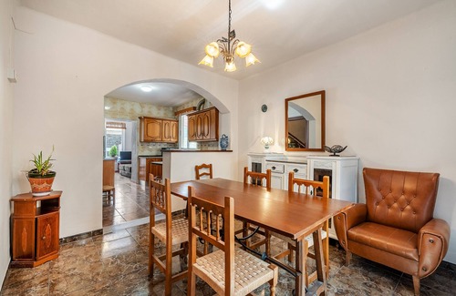 Niguelas House | Vacation Home "Casa Juan Y Loli" with Mountain View, Private Pool & Wi-Fi
