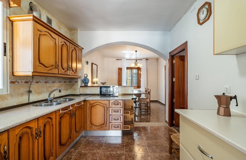 Niguelas House | Vacation Home "Casa Juan Y Loli" with Mountain View, Private Pool & Wi-Fi