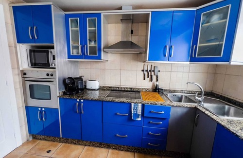 Geafond House | Vacation Home 'Casa Mela' with Private Terrace, Private Garden and Wi-Fi