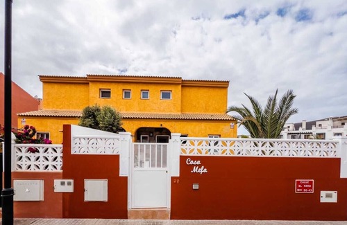Geafond House | Vacation Home 'Casa Mela' with Private Terrace, Private Garden and Wi-Fi