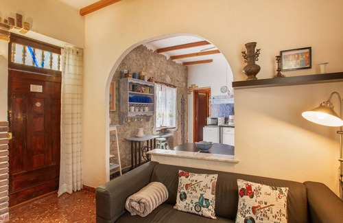 Telde House | Vacation Home 'Casa Rustica San Francisco 3' with Shared Terrace, Shared Garden and Wi-Fi