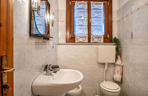 Pergine Valsugana House | Vacation Home "Chalet Bella Vita Pergine Valsugana" with Mountain View, Shared Terrace & Wi-Fi