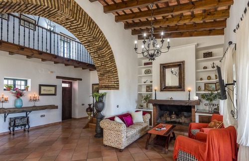Ecija House | Vacation Home "Cortijo Pavía" with Private Pool, 2 Terraces & Wi-Fi