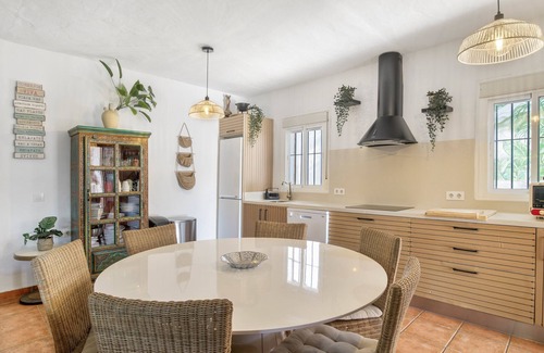 Zahora House | Vacation Home "El Rincon Del Che" with Private Pool, Garden & Wi-Fi