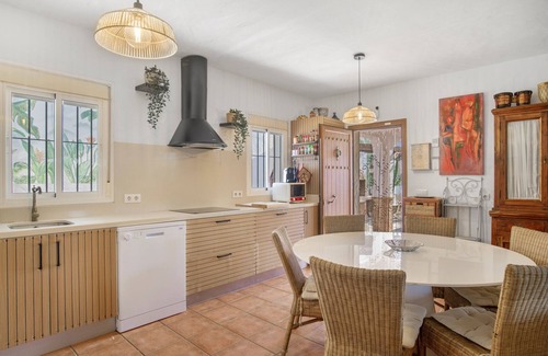 Zahora House | Vacation Home "El Rincon Del Che" with Private Pool, Garden & Wi-Fi