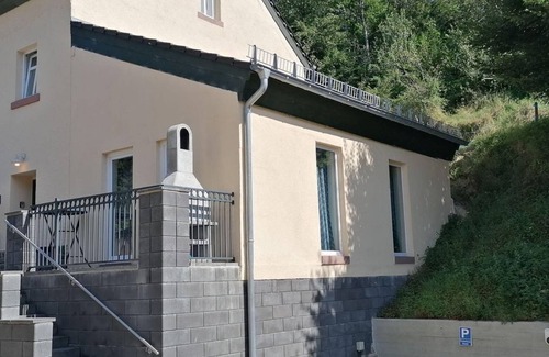 Zweifelscheid House | Vacation home Enztal (up to 14 persons) - South Eifel family and group vacation homes