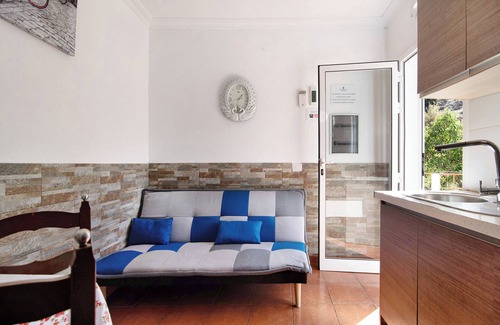 La Solana House | Vacation Home 'Vivienda V Torres 4' with Mountain View, Wi-Fi and Air Conditioning