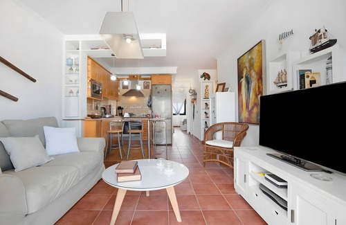 Puerto del Rosario House | Vacation Home 'Ferry' with Sea View, Private Terrace and Wi-Fi