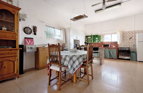 Arico House | Vacation Home Finca El Pizarro with Sea View, Pool & Garden