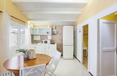 Oliva House | Vacation Home "Flashdance" near Beach with Shared Pool & Wi-Fi