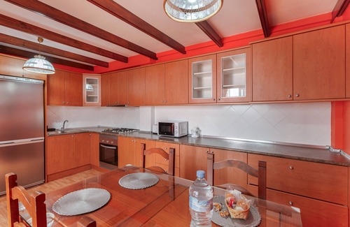 Ingenio House | Vacation Home 'Florymar' with Terrace and Wi-Fi