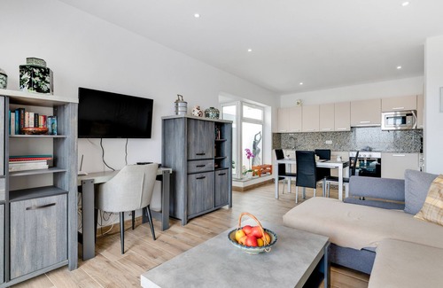 La Asomada House | Vacation Home 'Garten Apartment' with Sea View, Private Terrace and Wi-Fi