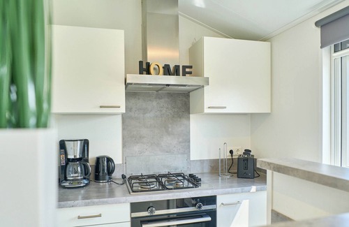 Suesel House | Vacation home Haus am See with terrace and family-friendly facilities