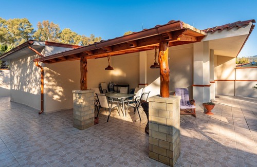 Geremeas House | Vacation Home "Ibiscus Rosa 1" with Mountain View, Terrace & A/C