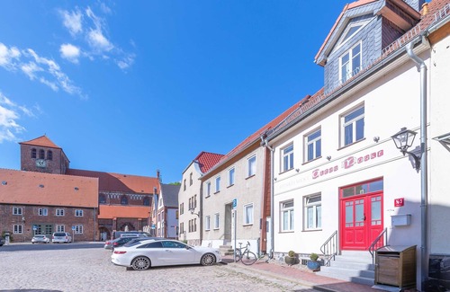 Muritz Apartment | Vacation home idyllic old town with large balcony