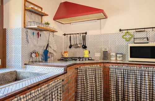 Aramo House | Vacation Home "Il Colletto Romantic Stonehouse" with Mountain View, Garden & Terrace