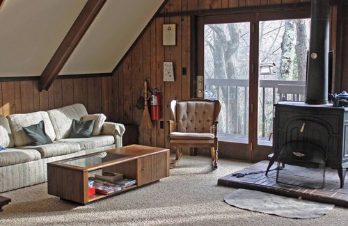 Bessemer House | Vacation Home in Quiet Wooded Setting with Beautiful Scenic Views from Living