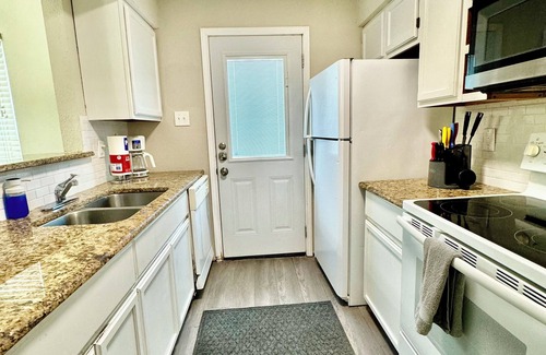 South Side House | Vacation home just 12 minutes drive to Texas A&M University - Corpus Christi
