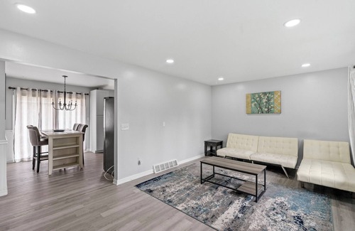 Feura Bush House | Vacation home just 11 minutes from MVP Arena