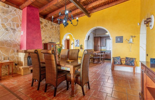 Granadilla de Abona House | Vacation Home 'Justo El Médano' with Sea View, Shared Terrace and Wi-Fi