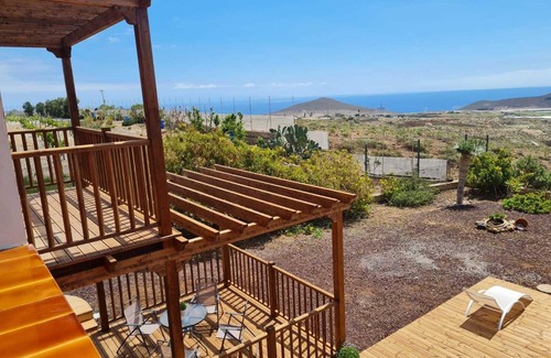 Granadilla de Abona House | Vacation Home 'Justo El Médano' with Sea View, Shared Terrace and Wi-Fi