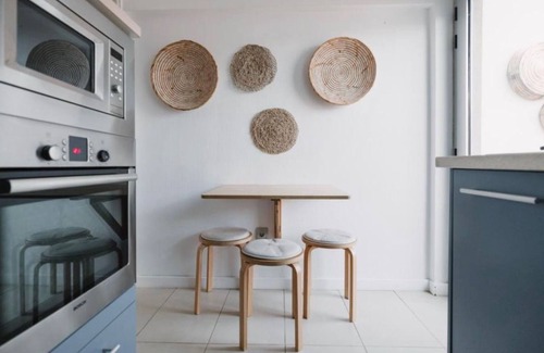 Telde House | Vacation Home 'La Casita De Vanessa' with Sea View, Terrace & Wi-Fi