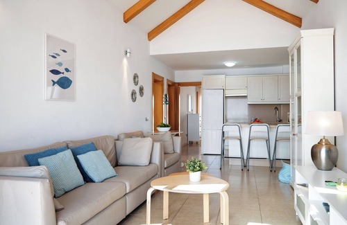 Punta Mujeres House | Vacation Home La Mariana with Direct Sea View, Wi-Fi, Terrace & BBQ