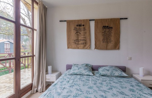 Salles House | Vacation Home "La Villa Du Château" with Shared Terrace, Private Garden & Balcony