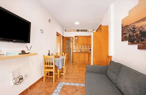 Las Arenas Apartment | Vacation Home "Las Arenas Bajo" close to the Sea with Wi-Fi