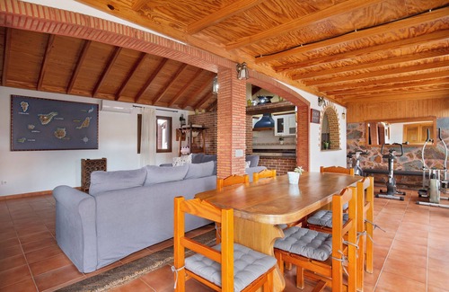Corralejo House | Vacation Home "Las Casitas 28" Near the Beach with Sea View, Pool, Wi-Fi & Terrace