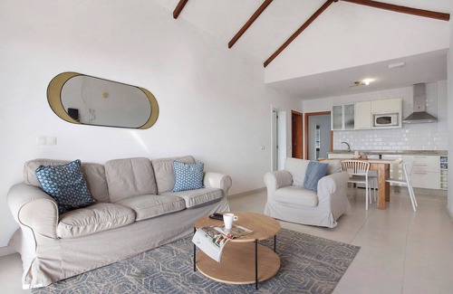 Punta Mujeres House | Vacation Home 'Los Morros' with Sea View, Private Terrace and Wi-Fi