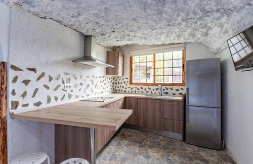 Arico House | Vacation Home 'Maday' with Sea View, Shared Pool and Wi-Fi
