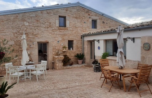 Ragusa Apartment | Vacation Home Marina di Ragusa "A STACCIA old oven"