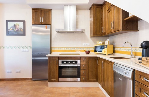 Alora House | Vacation Home "Mirador Del Guadalhorce" with Lake View, 2 Private Terraces & Wi-Fi
