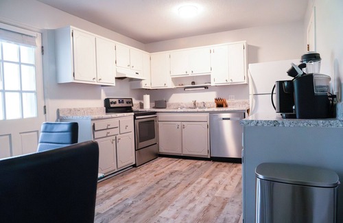 Chapel Hill Condo | Vacation Home - Modern