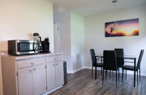 Chapel Hill Condo | Vacation Home - Modern