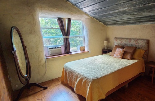 Gatewood House | Vacation Home next to Mark Twain National Forrest and Eleven Point Scenic River.