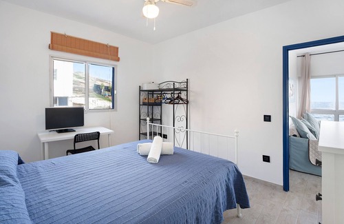 Candelaria House | Vacation Home "Oceanfront Cozzy House" with Garden & Wi-Fi